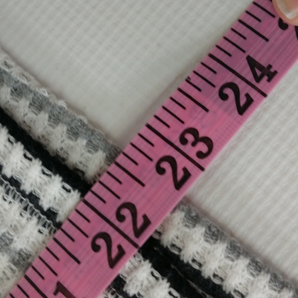 Day trip lightweight button up sweater. Size S - Picture 8 of 9